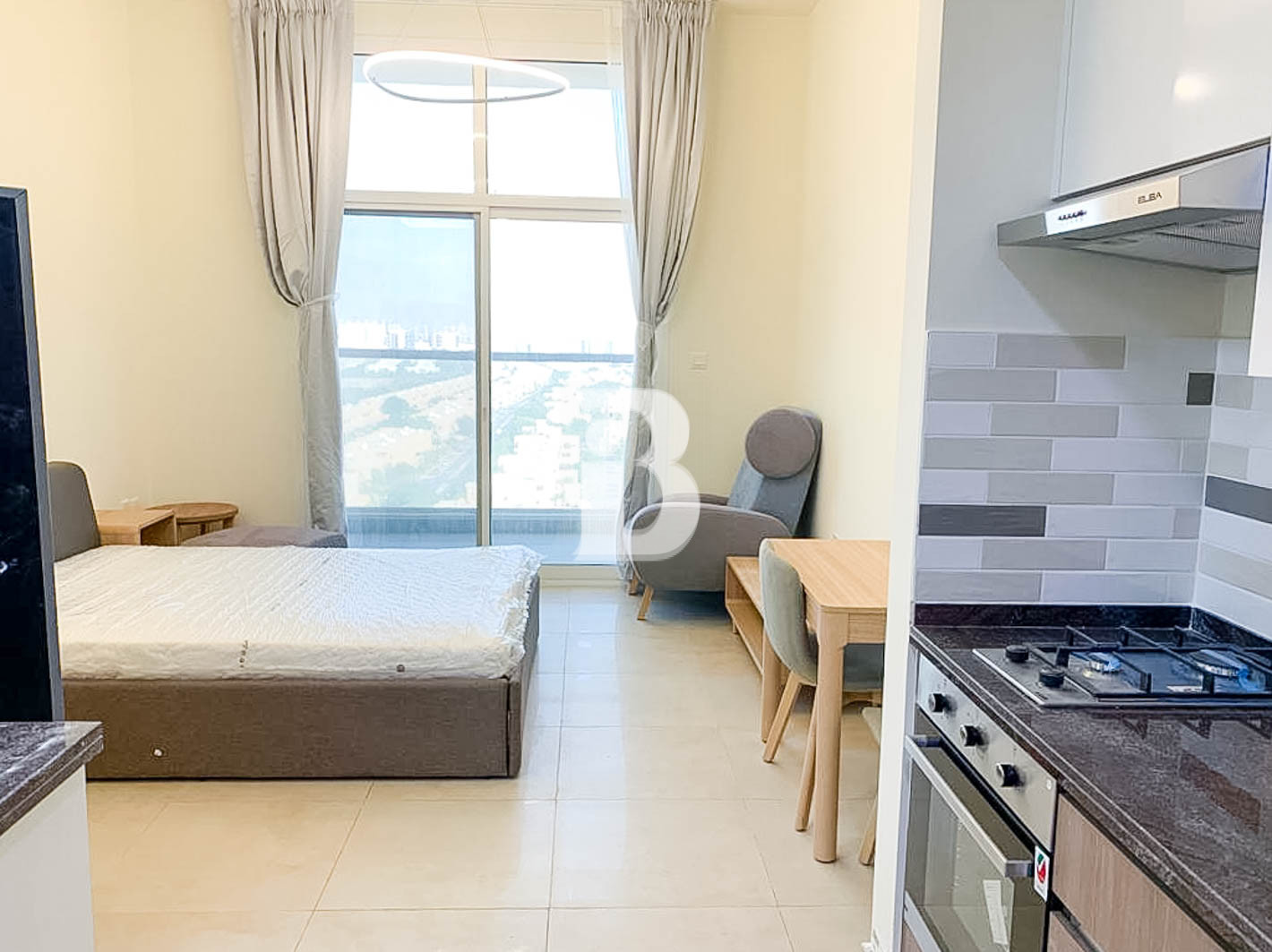 FULLY FURNISHED | HIGH RISE | SPACIOUS