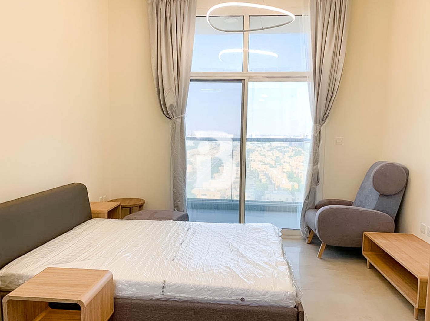 FULLY FURNISHED | HIGH RISE | SPACIOUS