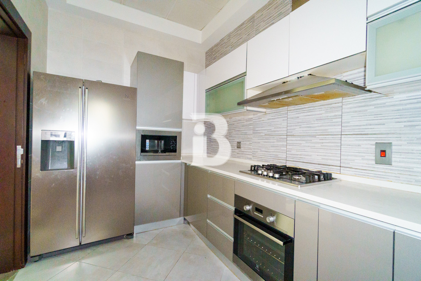 Vastu | 3BR+ M Townhouse | Priced to sell