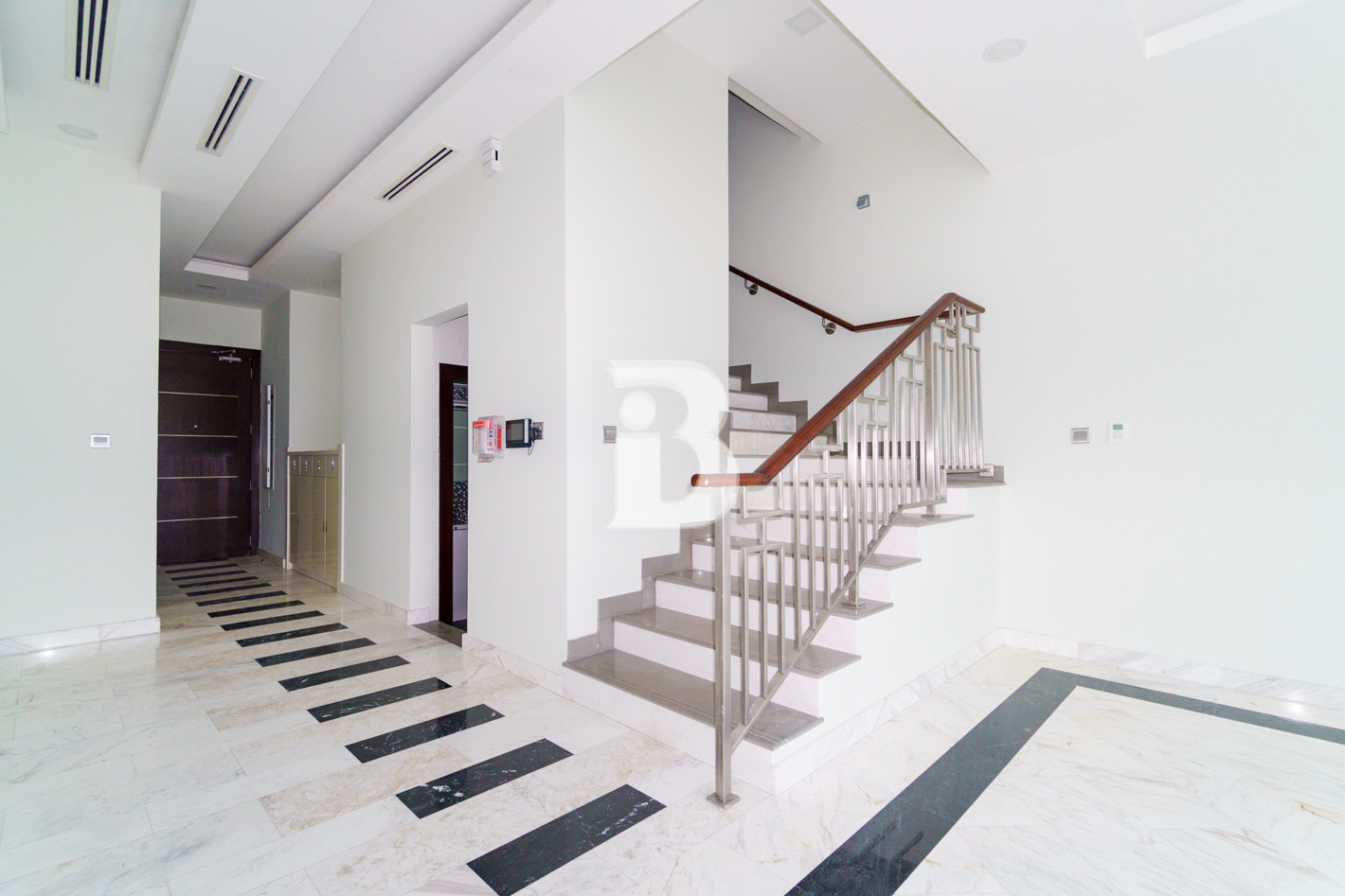 Vastu | 3BR+ M Townhouse | Priced to sell