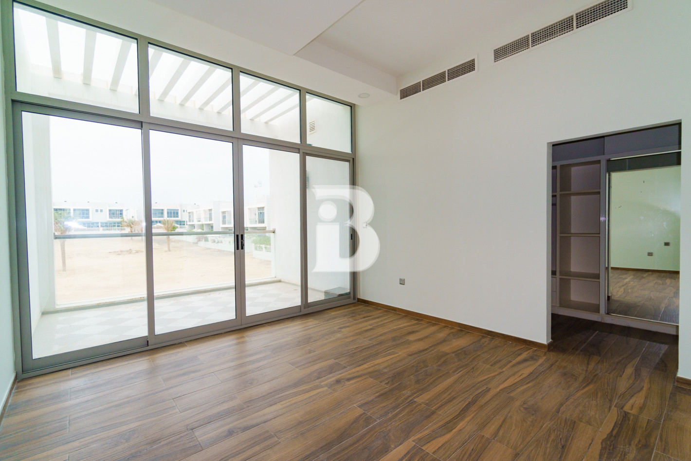 Vastu | 3BR+ M Townhouse | Priced to sell