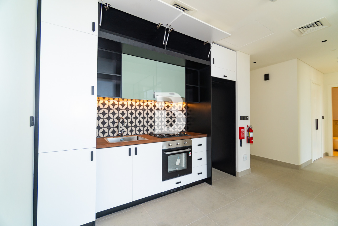 UNFURNISHED } 2BR | MODERN UNIT