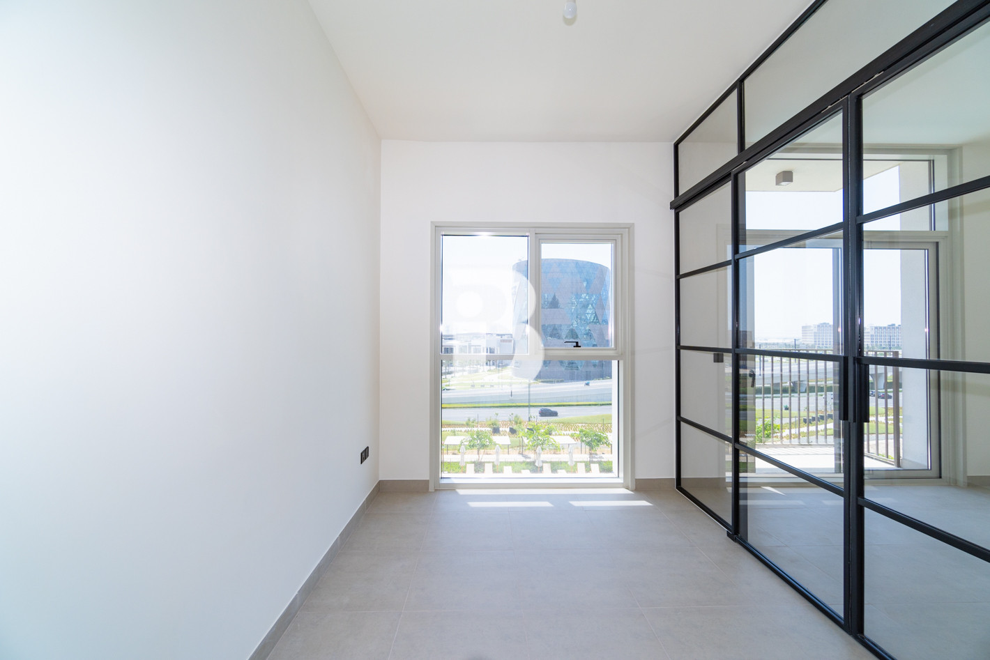 UNFURNISHED } 2BR | MODERN UNIT