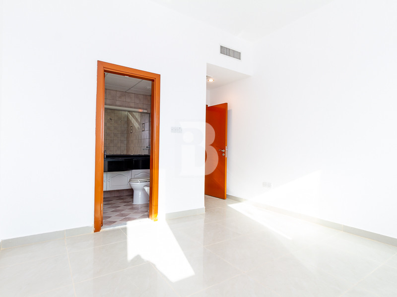 Prime Location |Fabulous Sea View |4Bed plus Maid