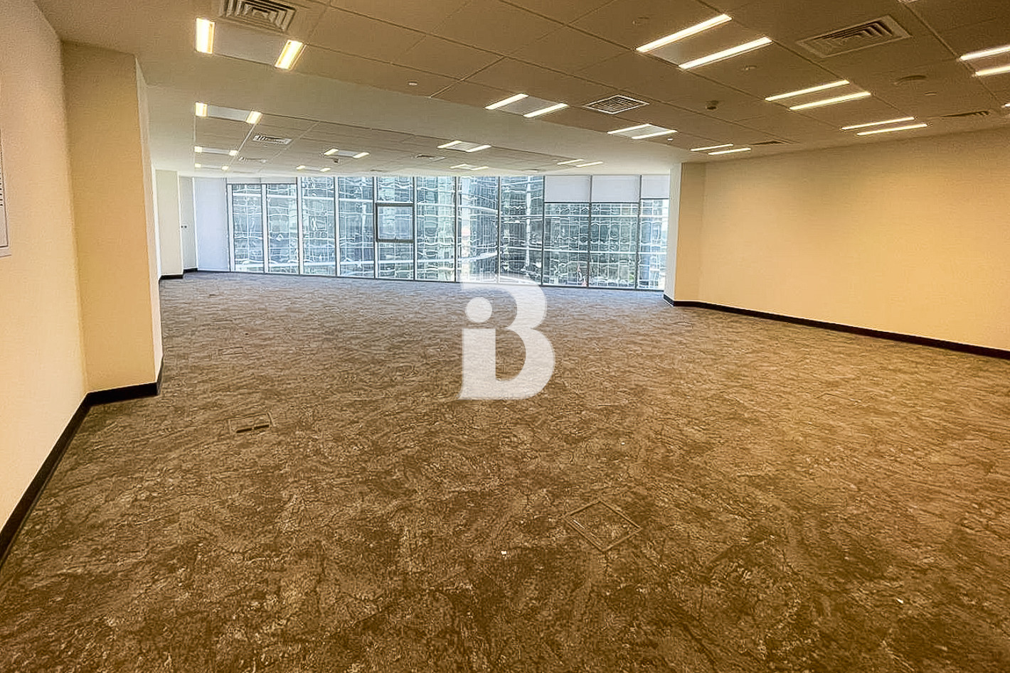 FULLY FITTED| PANORAMIC CITYSCAPE |VACANT OFFICE
