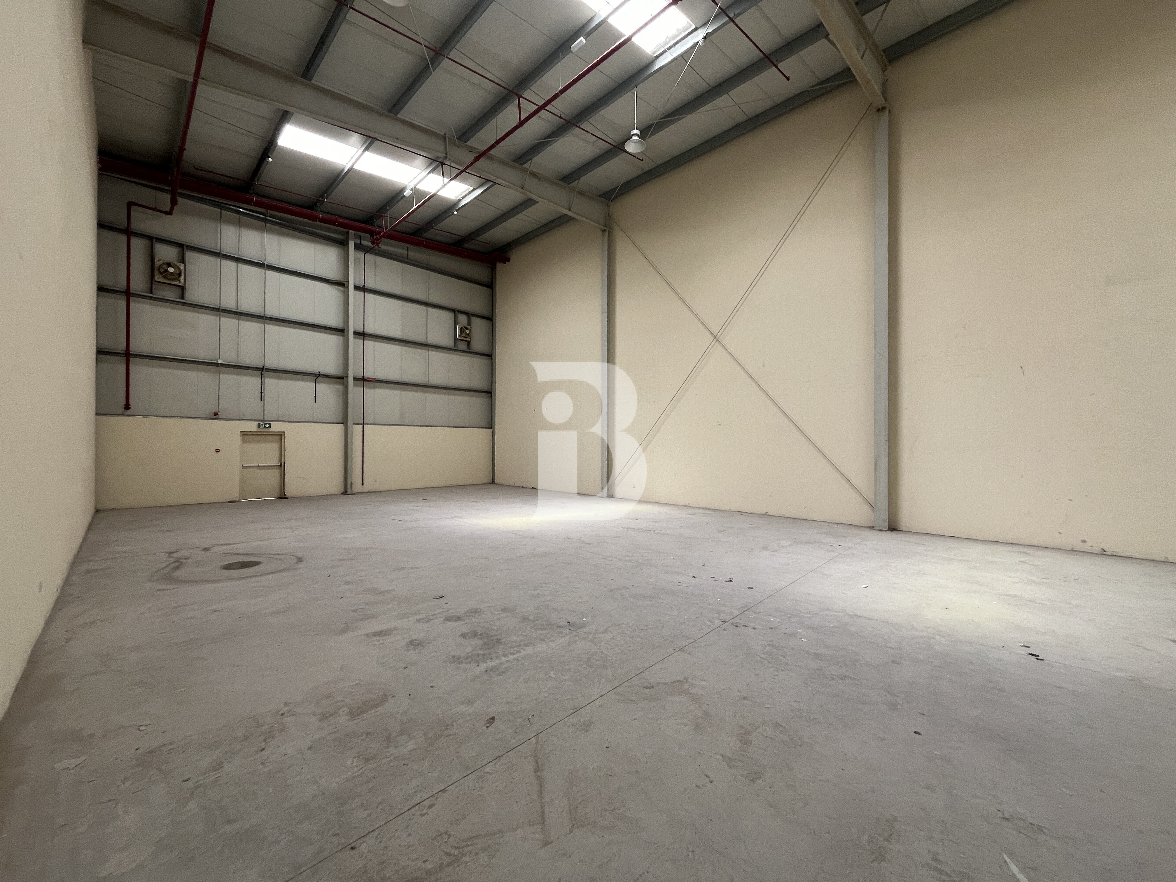 WAREHOUSE | 11300 SQFT | 30KW | MEZZANINE | CLEAN