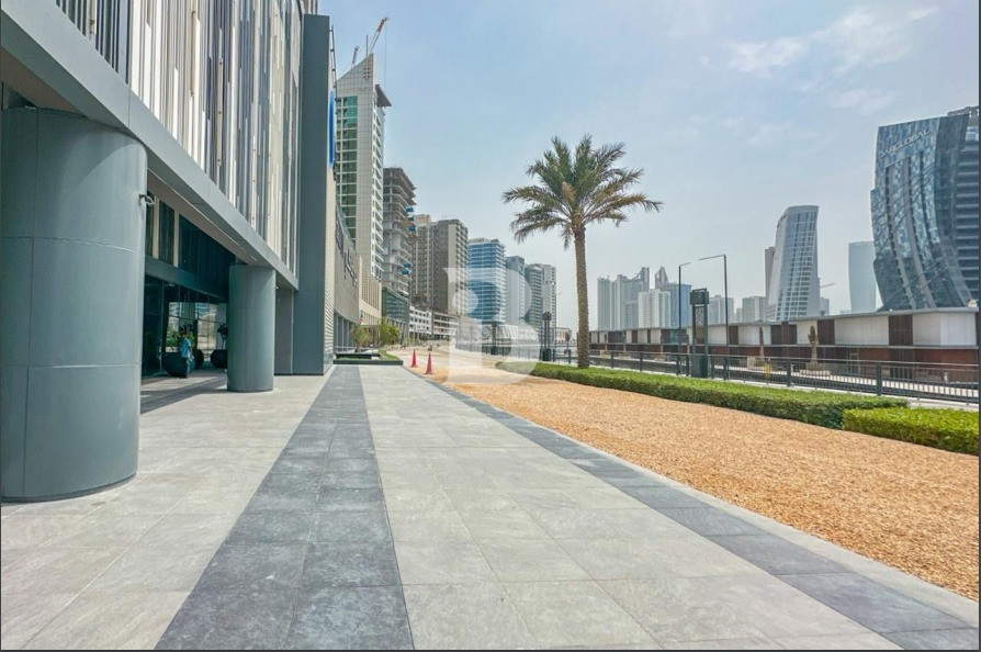 PREMIUM LOCATION | SHOP | VACANT | RETAIL