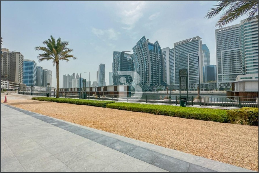 PREMIUM LOCATION | SHOP | VACANT | RETAIL