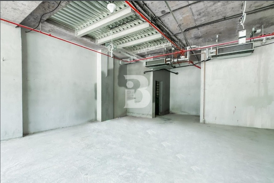 PREMIUM LOCATION | SHOP | VACANT | RETAIL