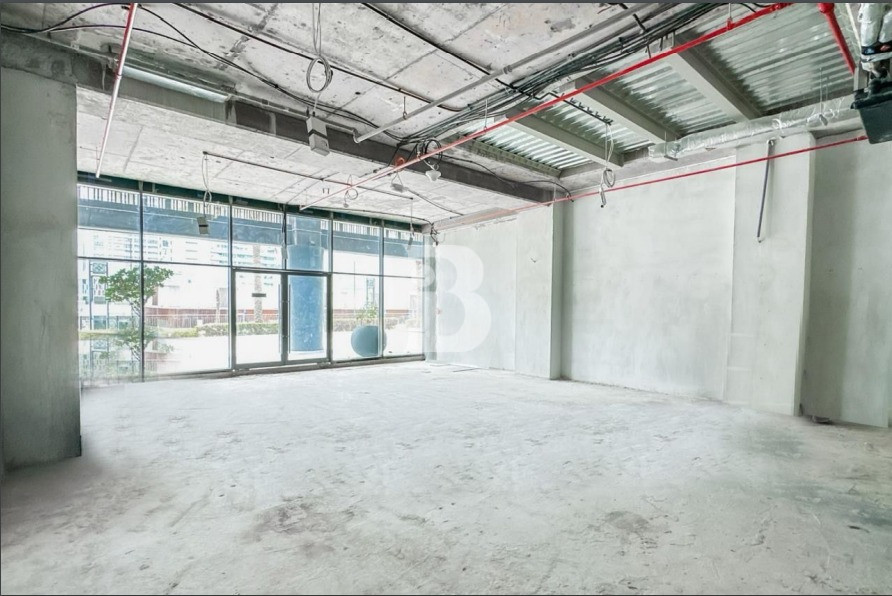 PREMIUM LOCATION | SHOP | VACANT | RETAIL