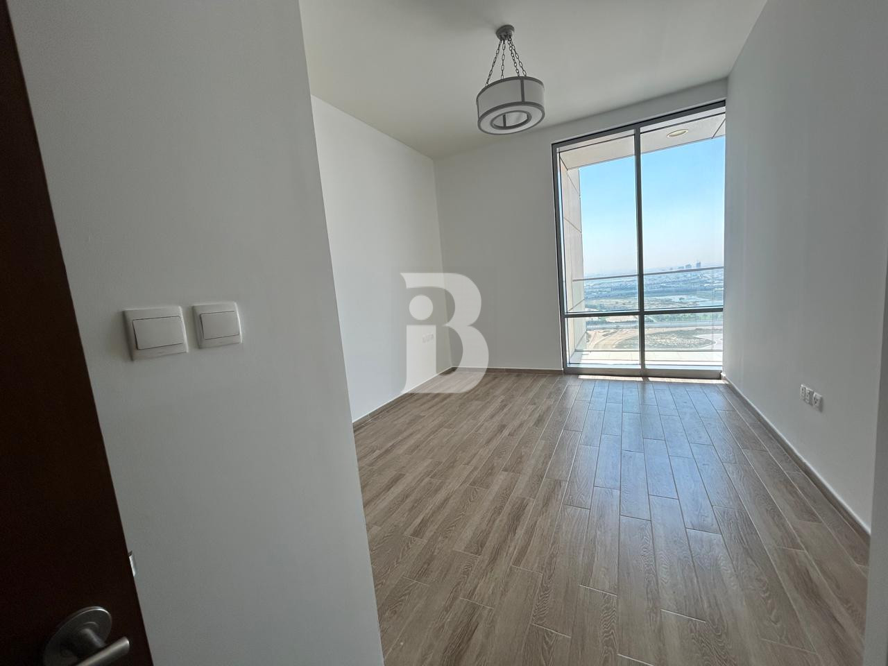 TWO BEDROOM | HIGH FLOOR | COZY | VACANT