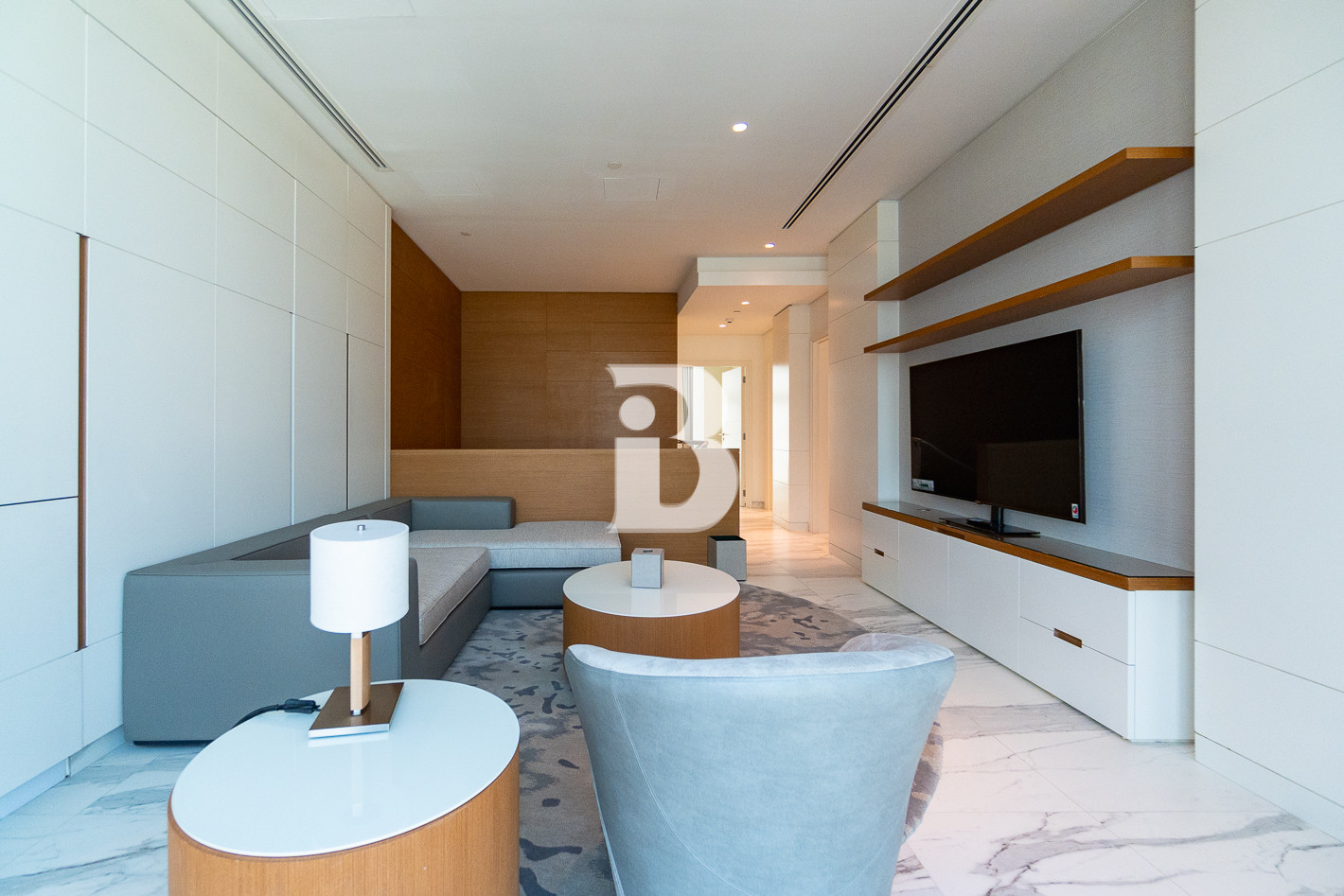 3BR Duplex | Panoramic Creek Views | Spacious Unit