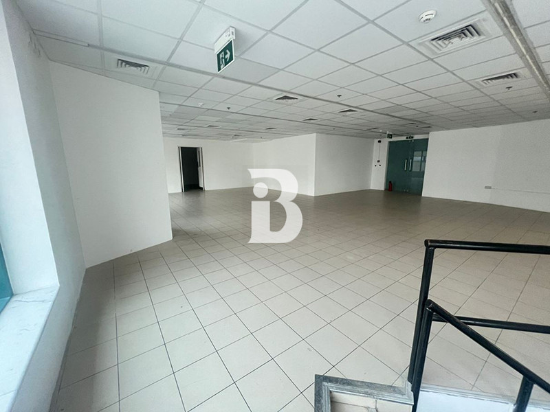 PRIME LOCATION | SEMI FITTED | HIGH FOOTFALL