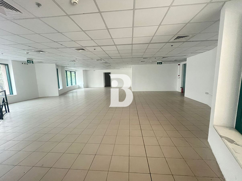 PRIME LOCATION | SEMI FITTED | HIGH FOOTFALL