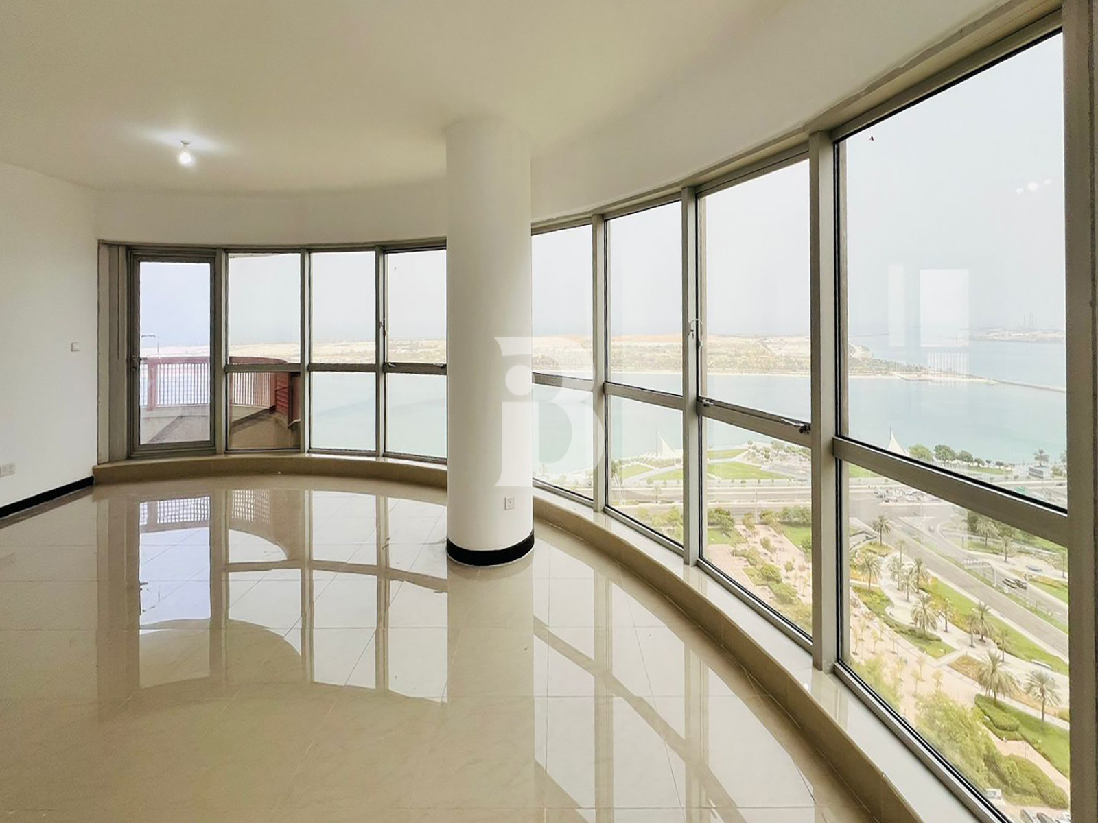 Spacious 4BHK | Huge Balcony | Full Sea View