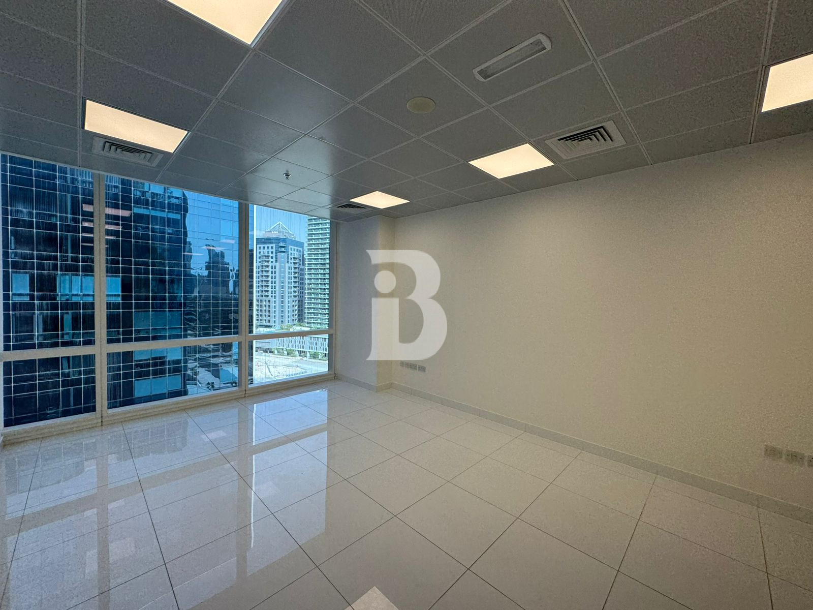 Fully Fitted | Prime location / Investor Deal