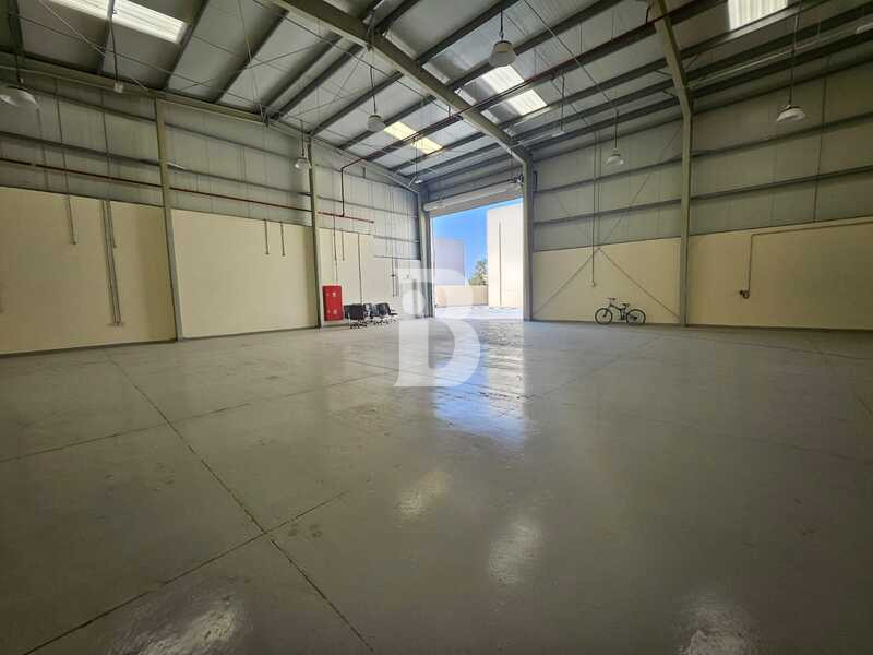 525 SQM | CLOSED WAREHOUSE | PANTRY | OFFICE