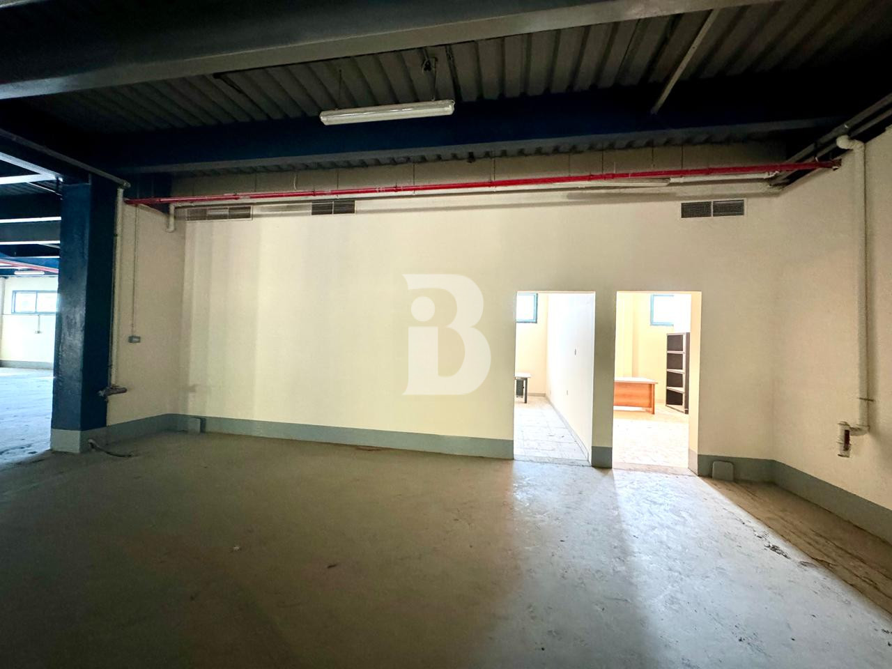 WAREHOUSE / OFFICE | 280KW | WELL MAINTAINED