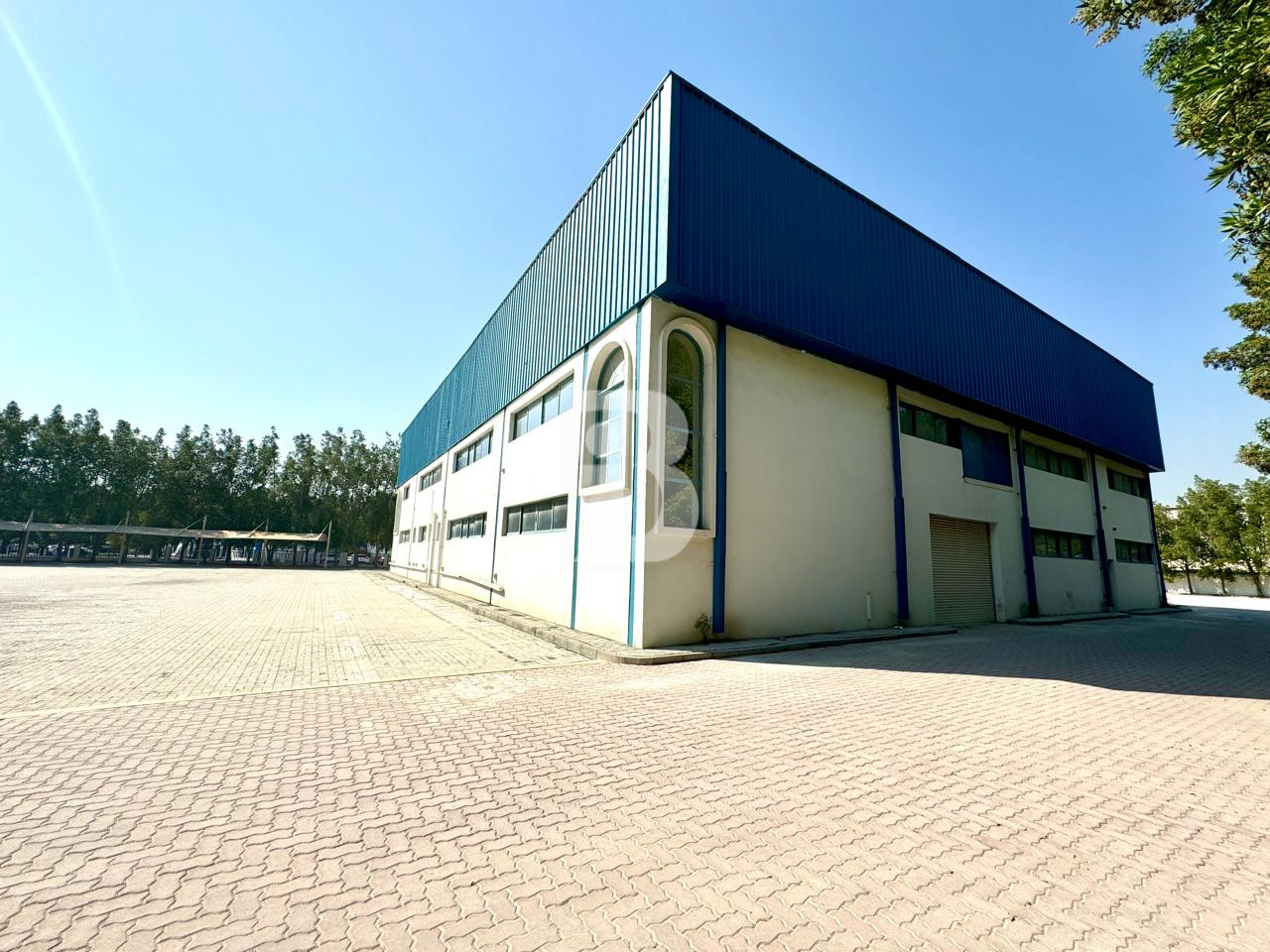 WAREHOUSE / OFFICE | 280KW | WELL MAINTAINED