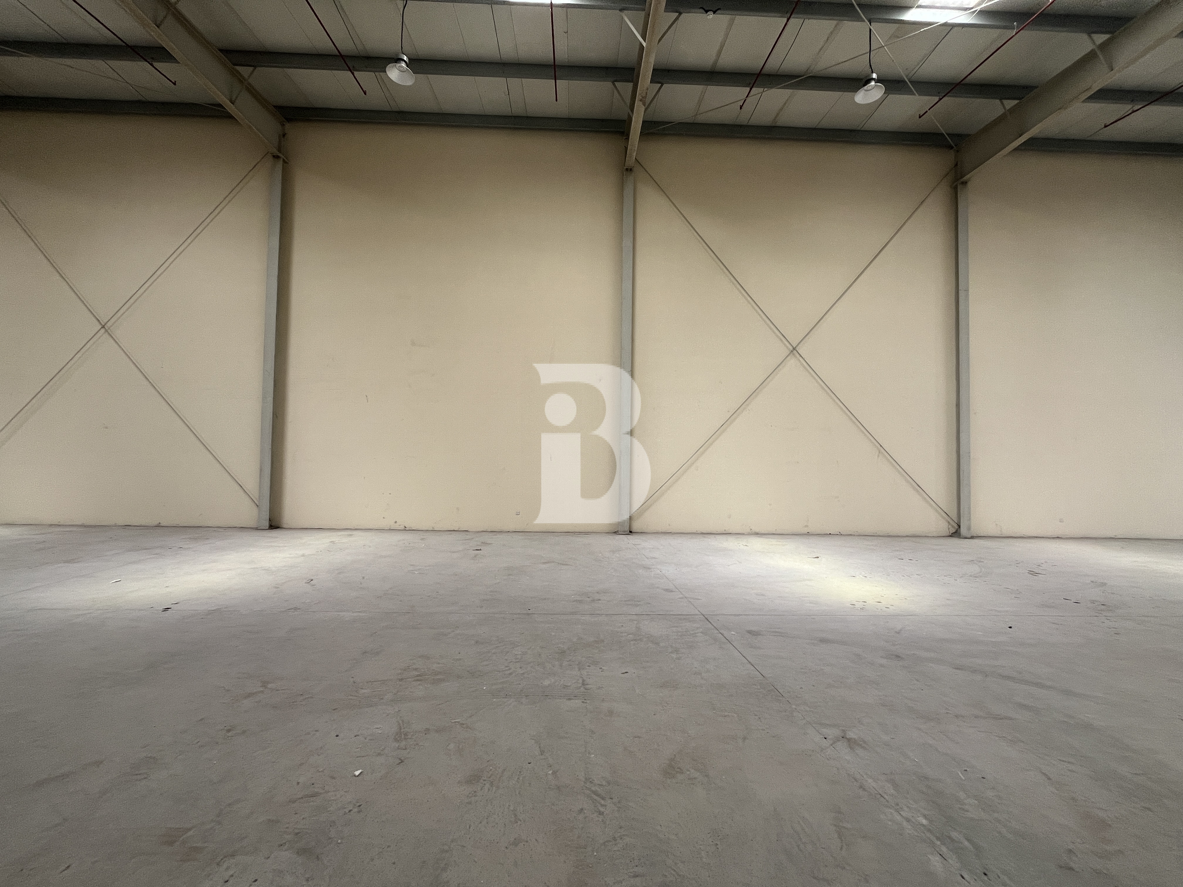 WAREHOUSE | 3 PHASE 25KW | JEBEL ALI | MAINLAND