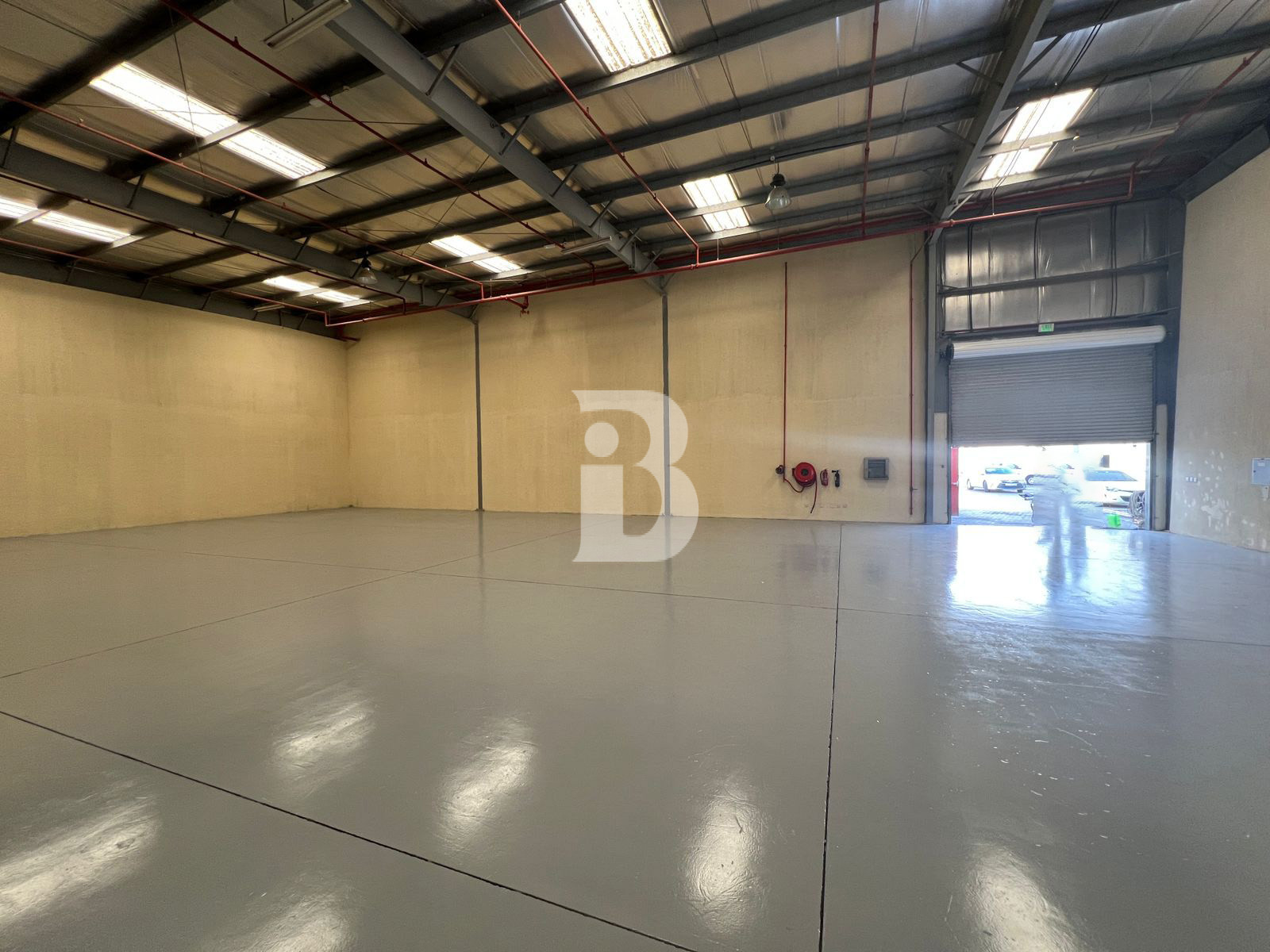 WAREHOUSE | HUGE | 40KW | AMAZING LOCATION
