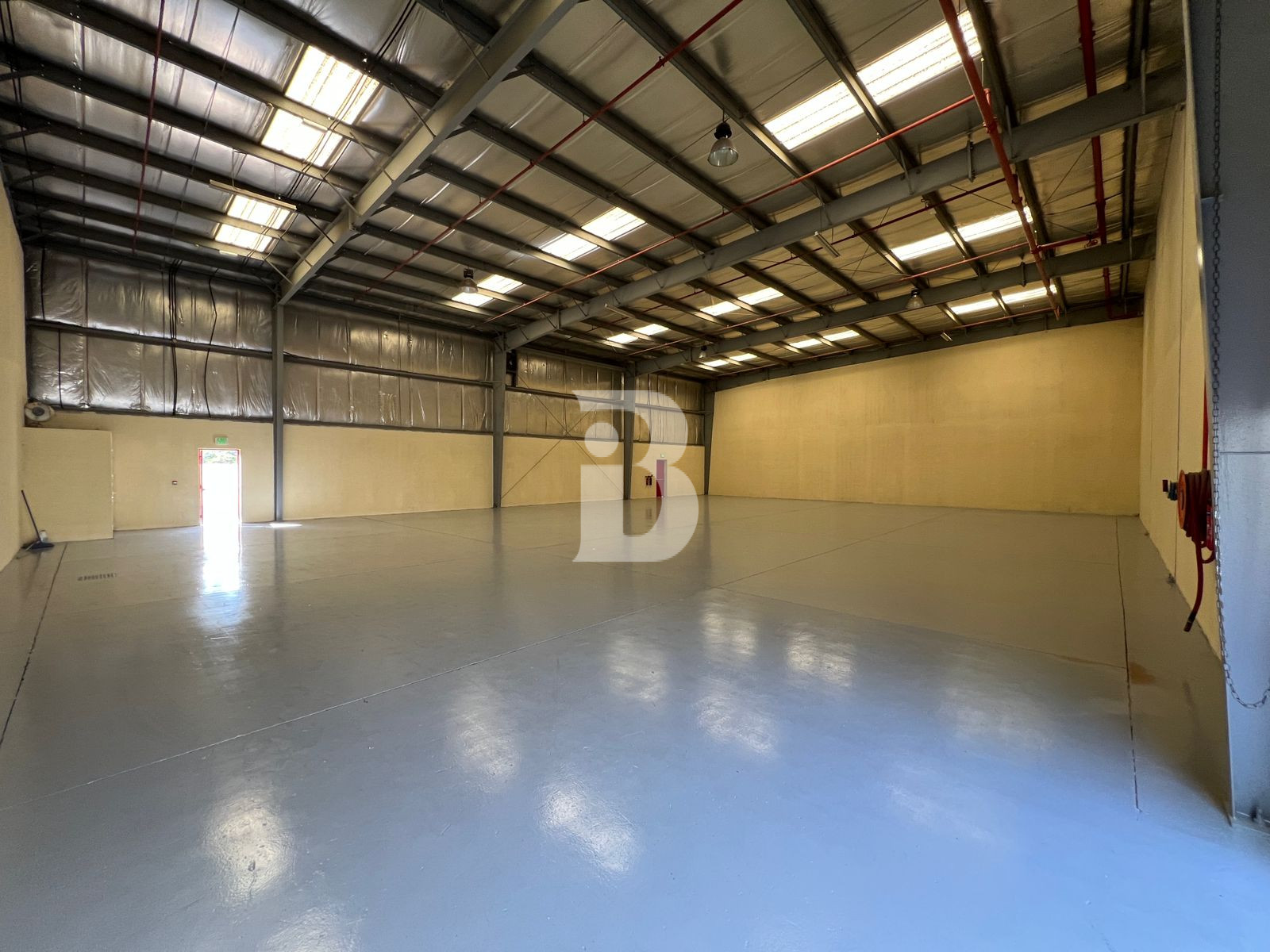 WAREHOUSE | HUGE | 40KW | AMAZING LOCATION