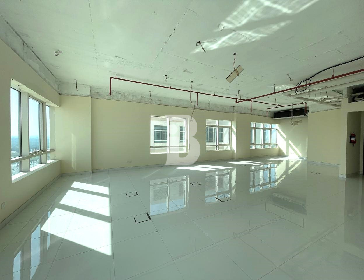 Prime location | Chiller Free | One Month Free