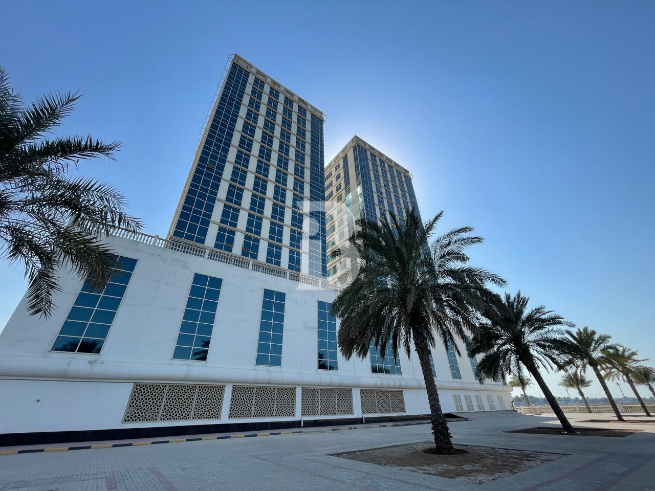 Prime location | Chiller Free | One Month Free