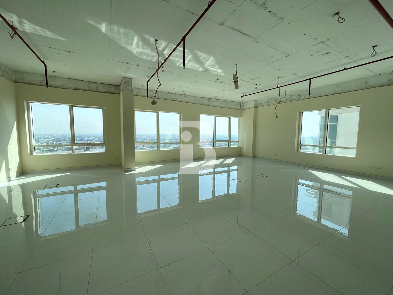 Prime location | Chiller Free | One Month Free