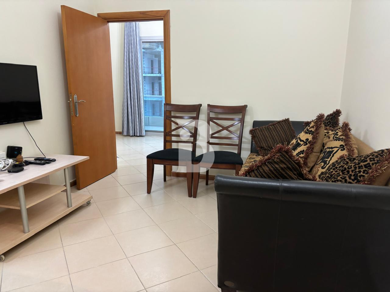 Vacant 1 Bedroom | Chiller Free Apartment