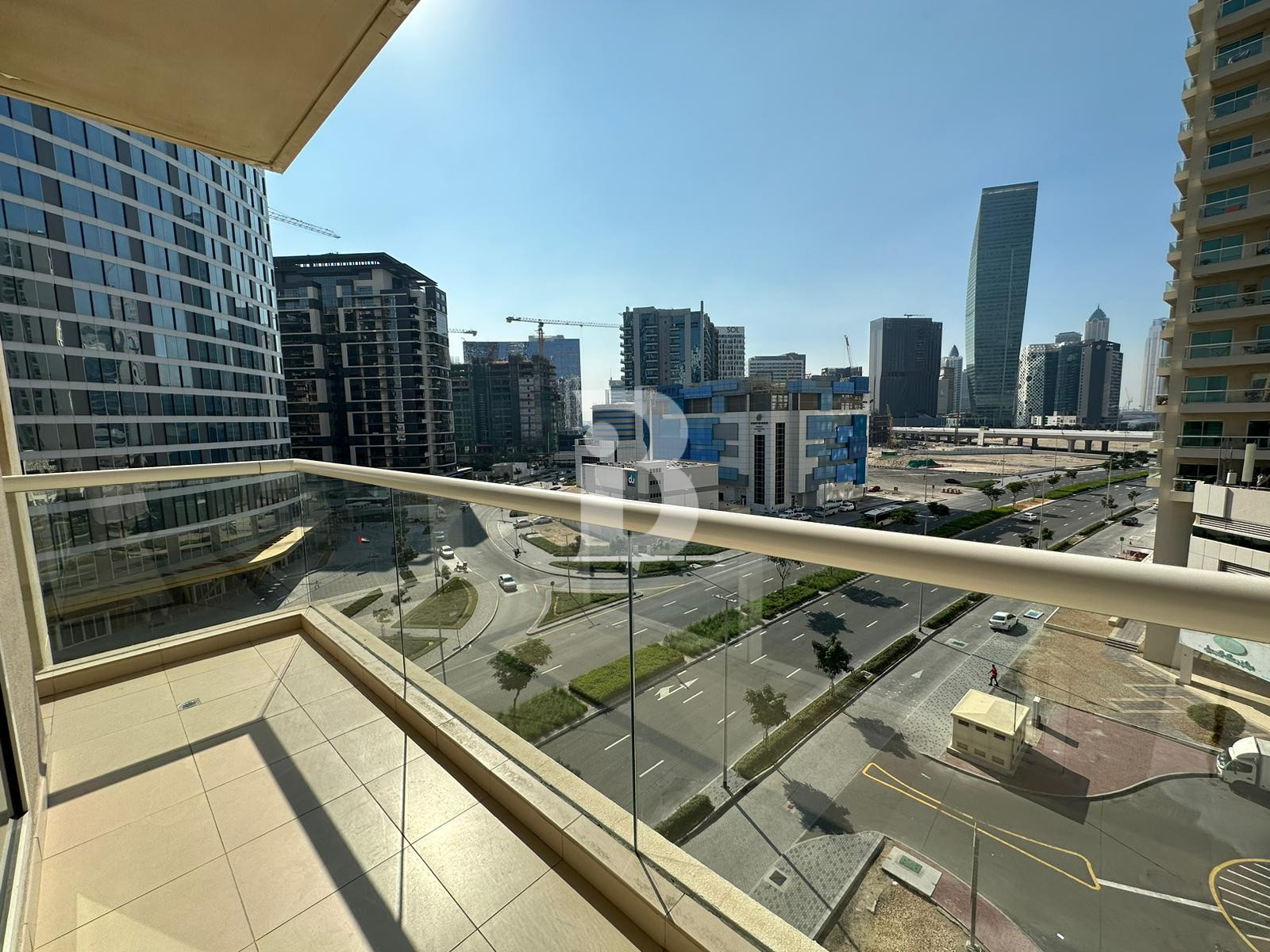 HOT OFFER 1BR | LARGE LAYOUT | CANAL VIEW | VACANT