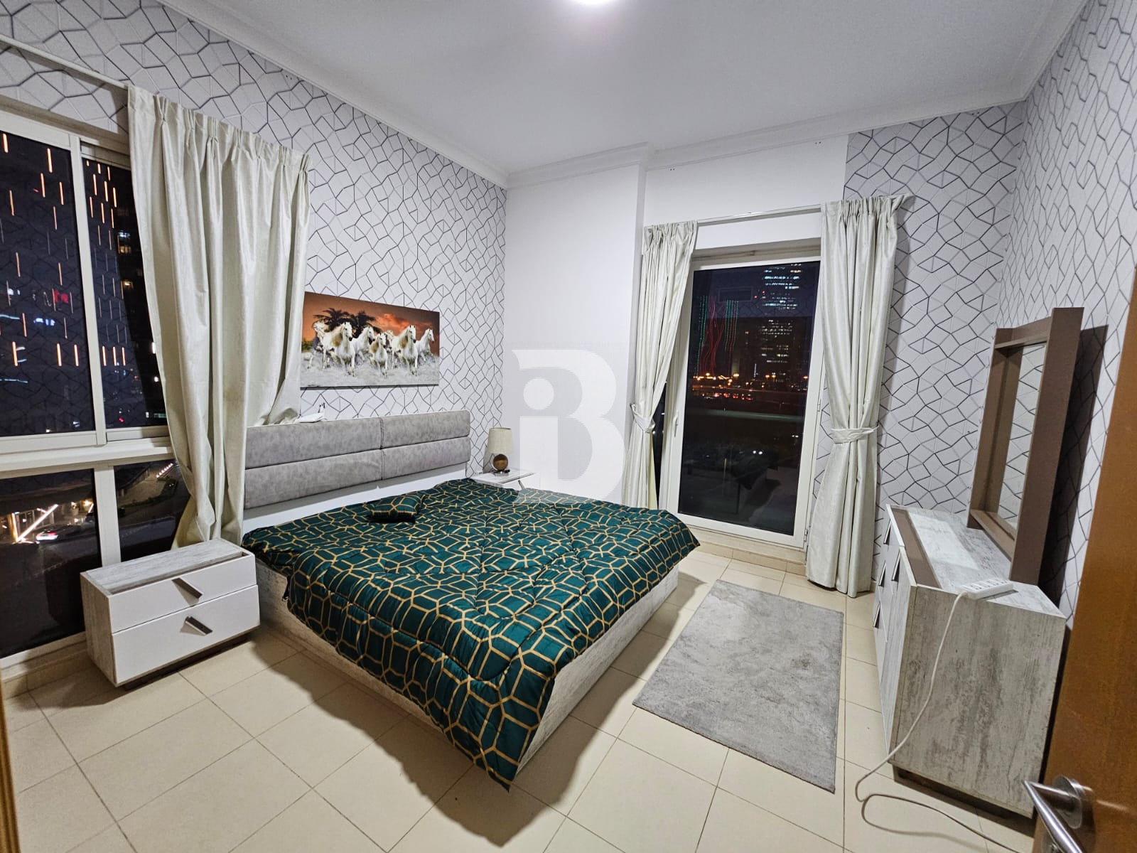 HOT OFFER 1BR | LARGE LAYOUT | CANAL VIEW | VACANT