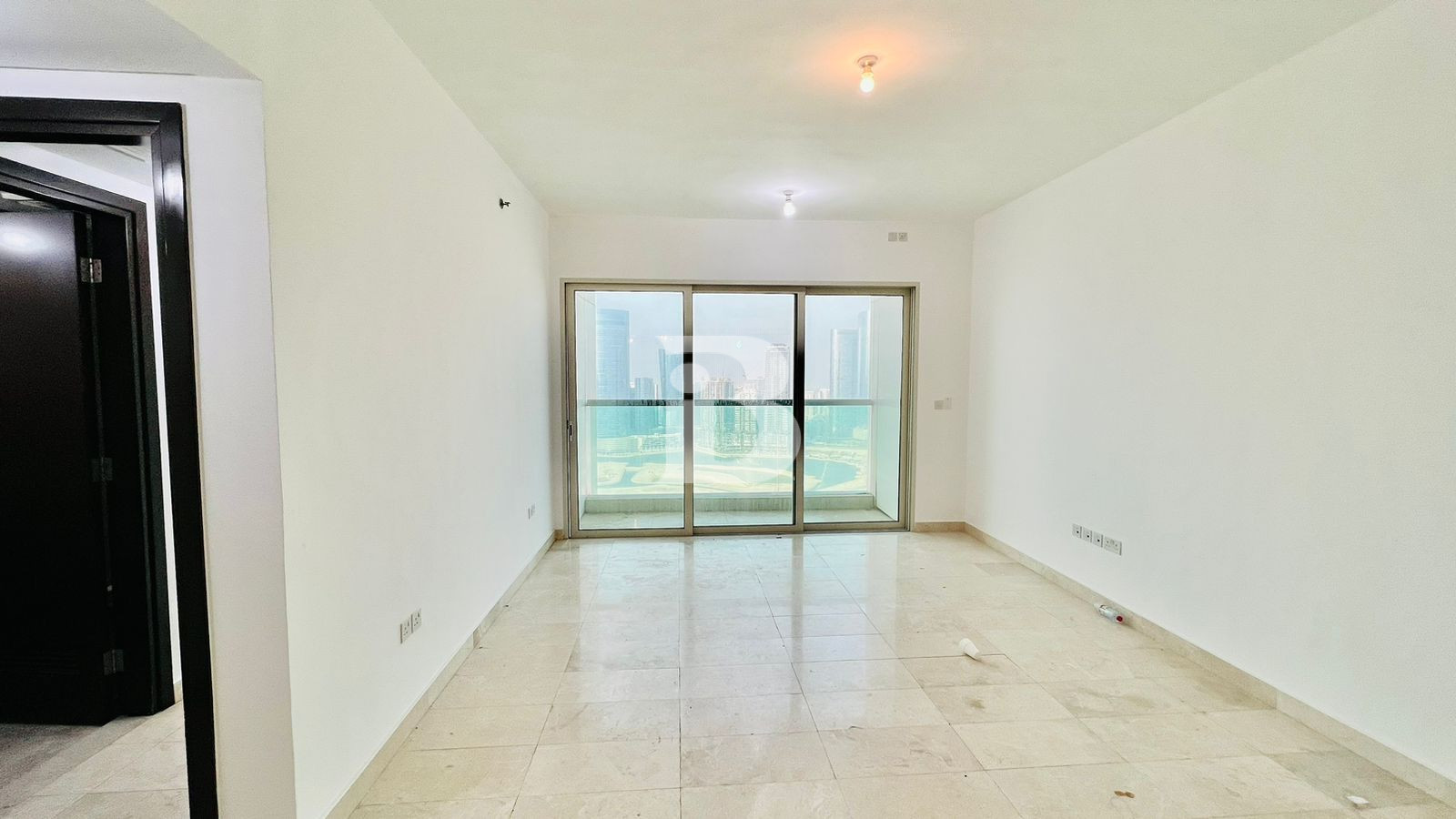 Spacious 1BR | Sea View and Marina view | Vacant