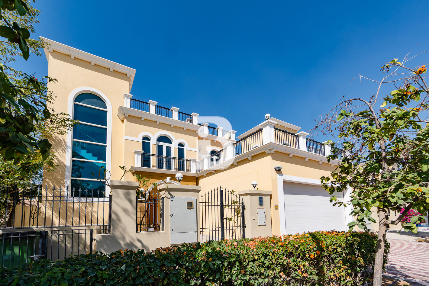 4 BR Single row | Vastu | Corner