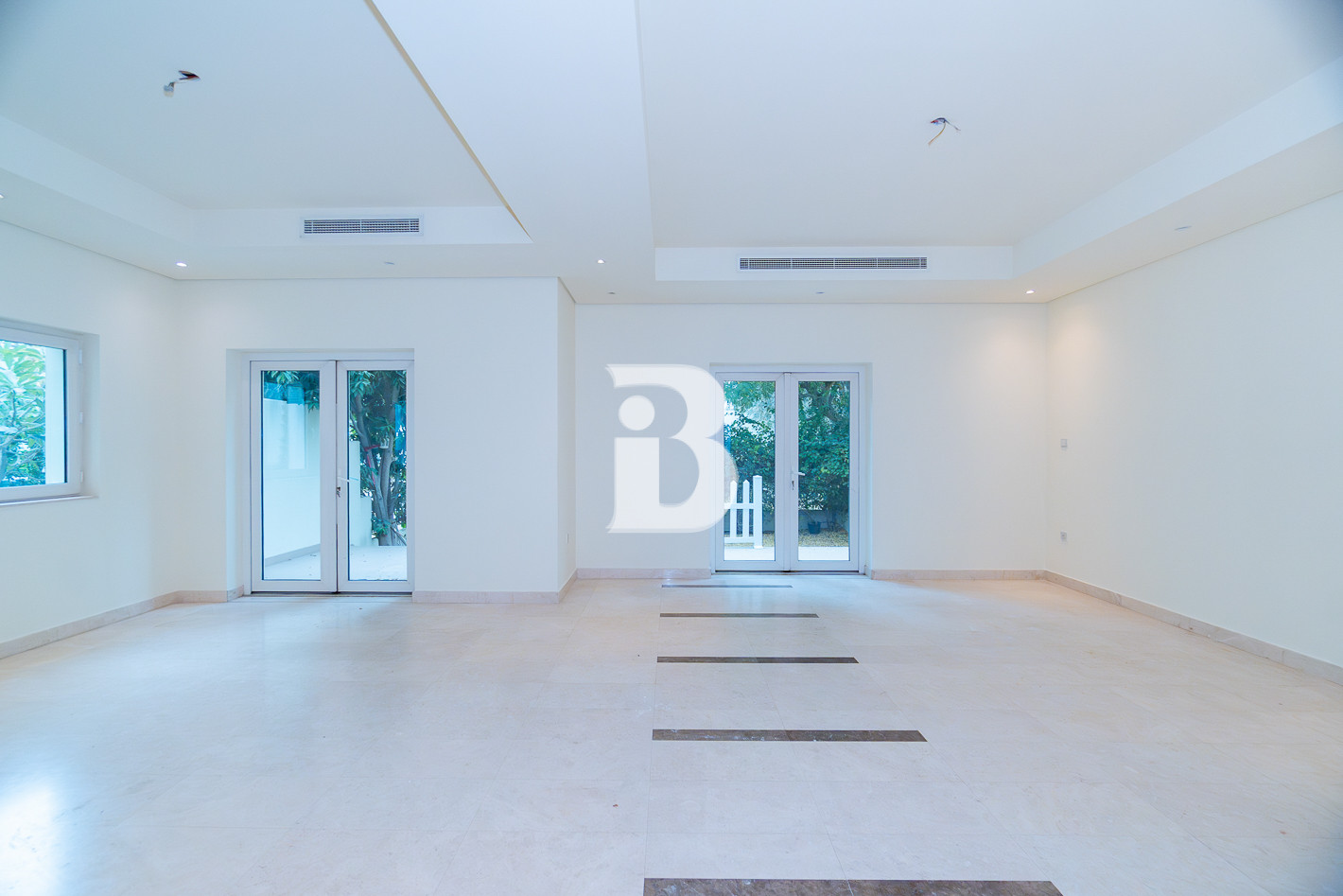 INTERNAL | NEAR PARKS | SINGLE ROW | CORNER UNIT