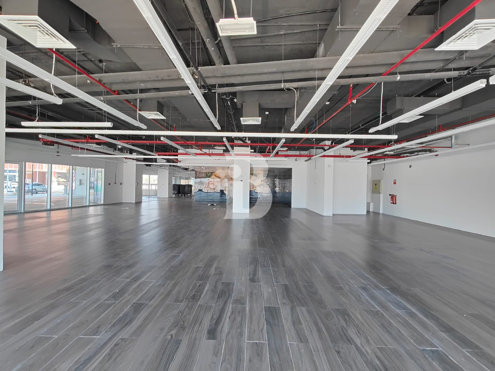 GIANT STORE | IDEAL FOR RETAIL AND SHOWROOMS