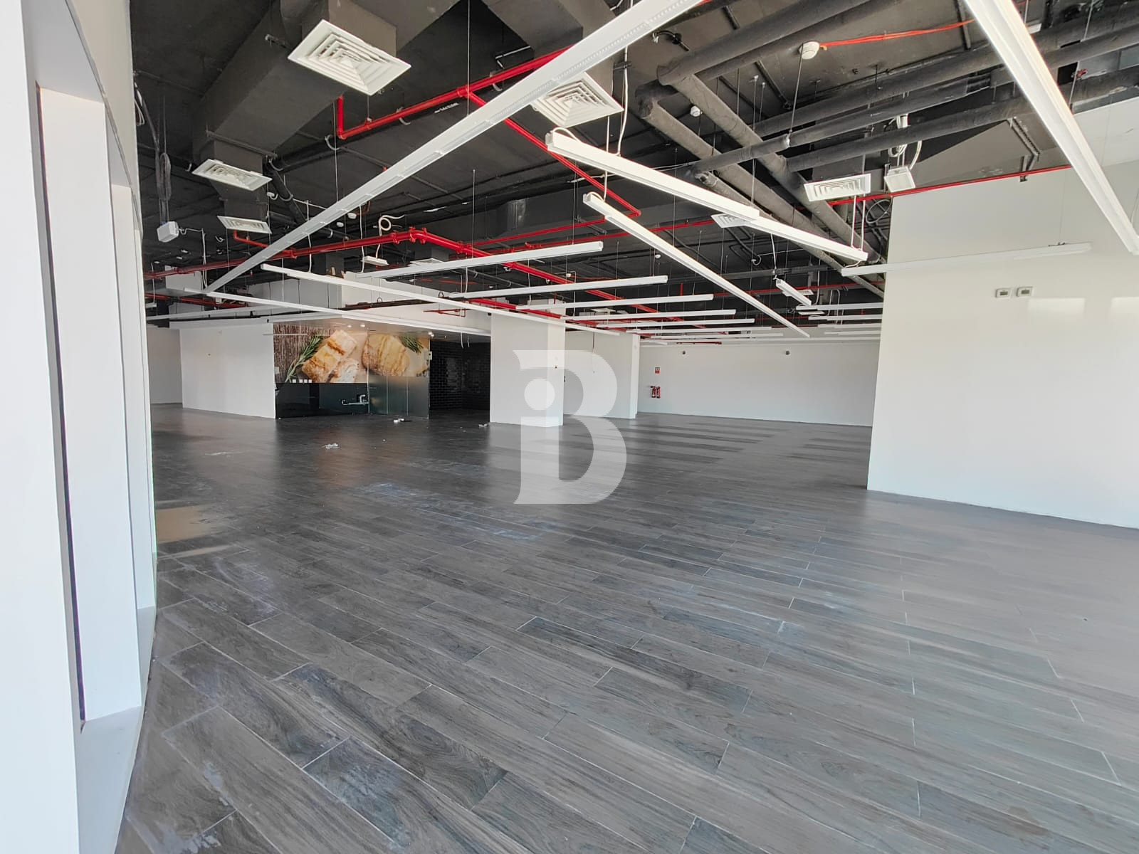 GIANT STORE | IDEAL FOR RETAIL AND SHOWROOMS