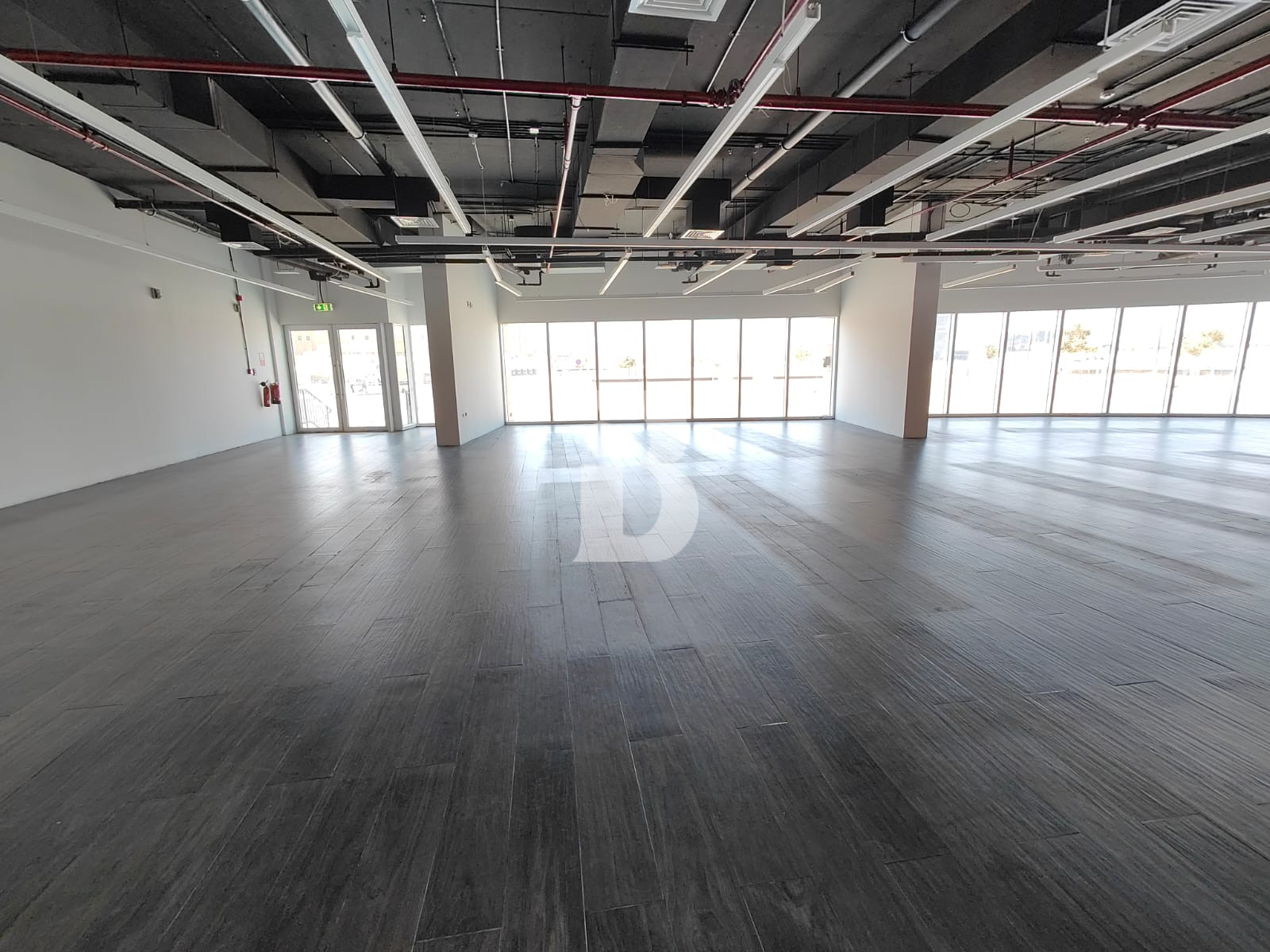 GIANT STORE | IDEAL FOR RETAIL AND SHOWROOMS