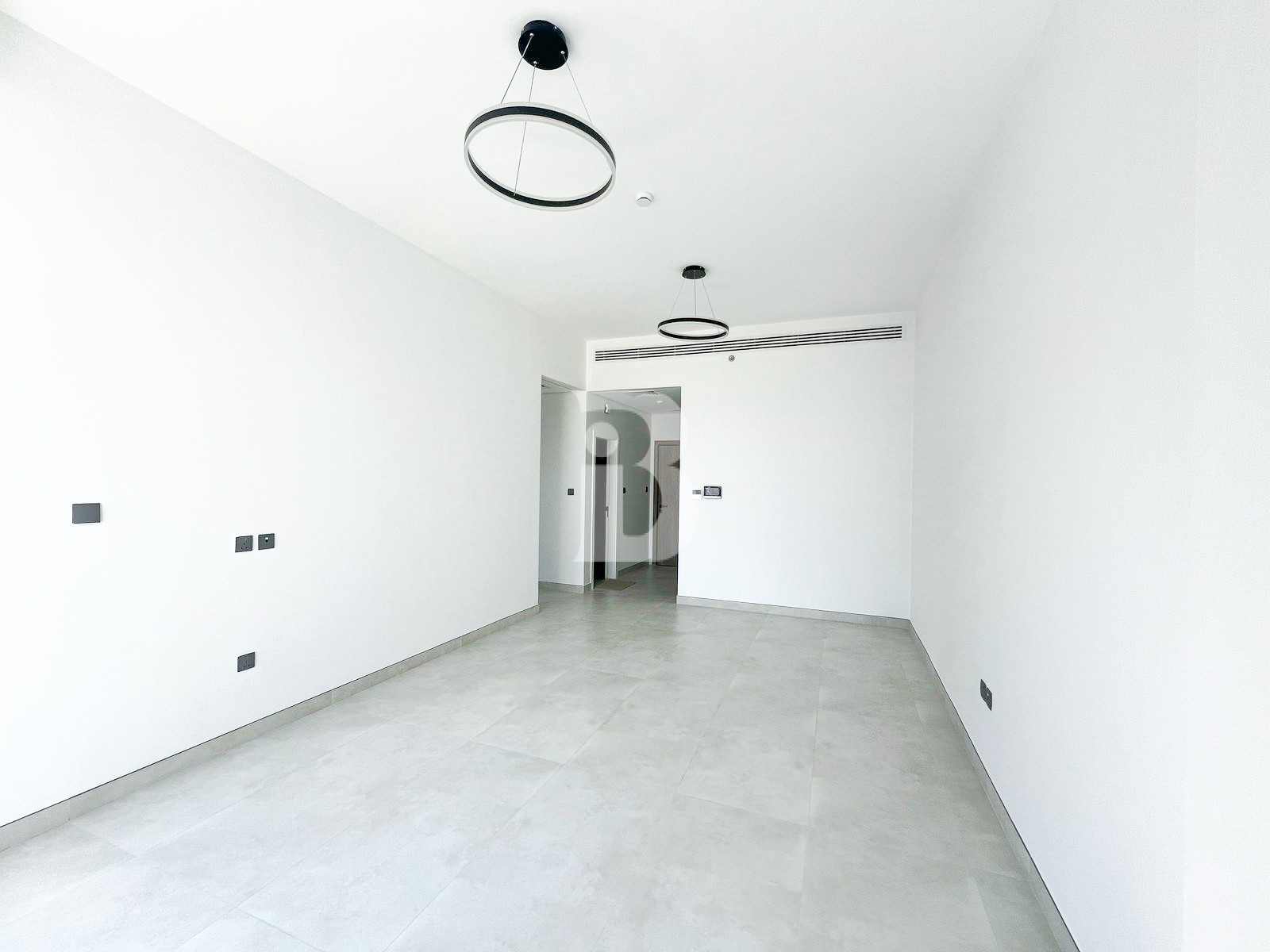 SPACIOUS | LAUNDRY ROOM | AVAILABLE FROM 1ST MAY