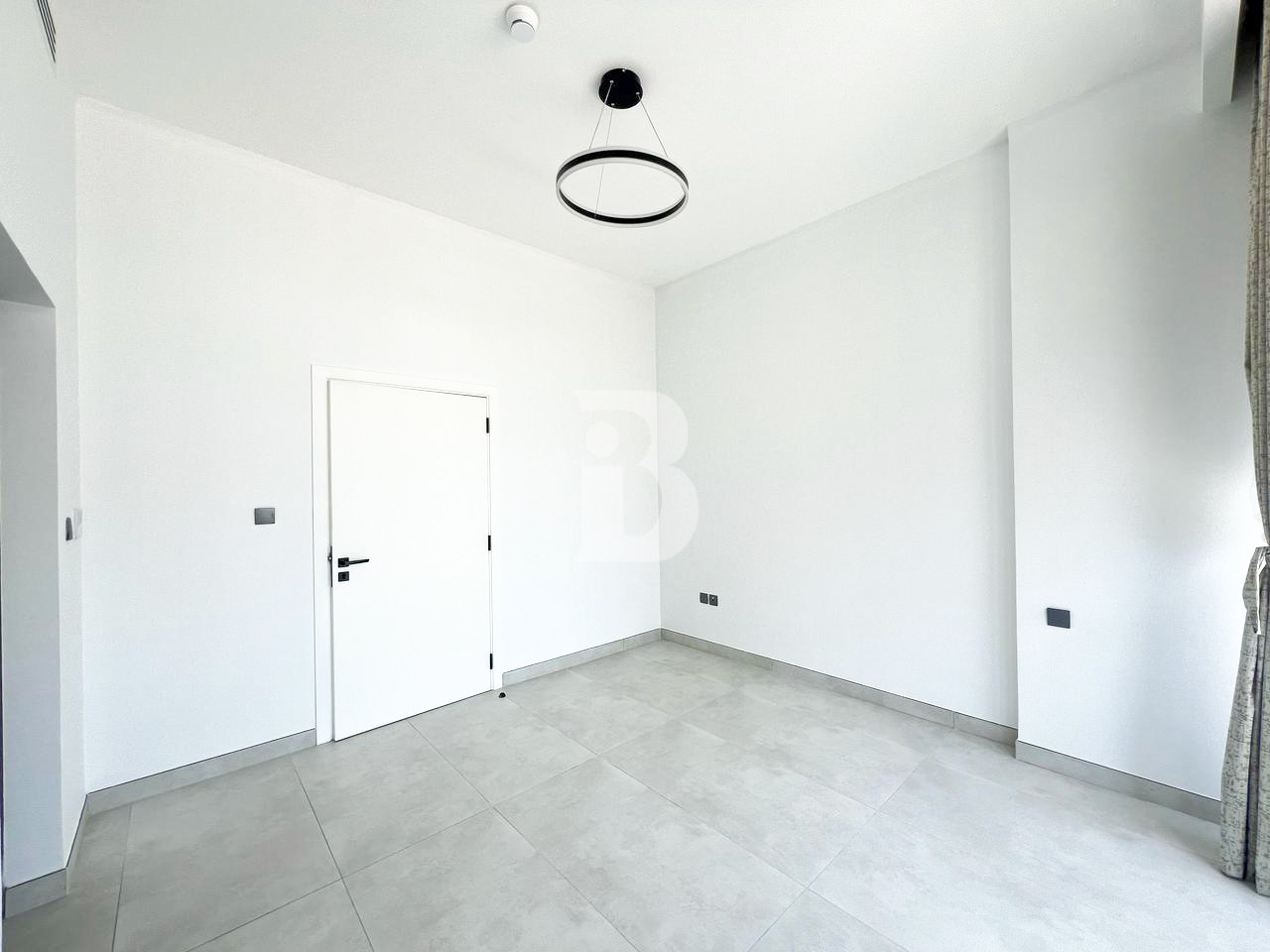 SPACIOUS | LAUNDRY ROOM | AVAILABLE FROM 1ST MAY