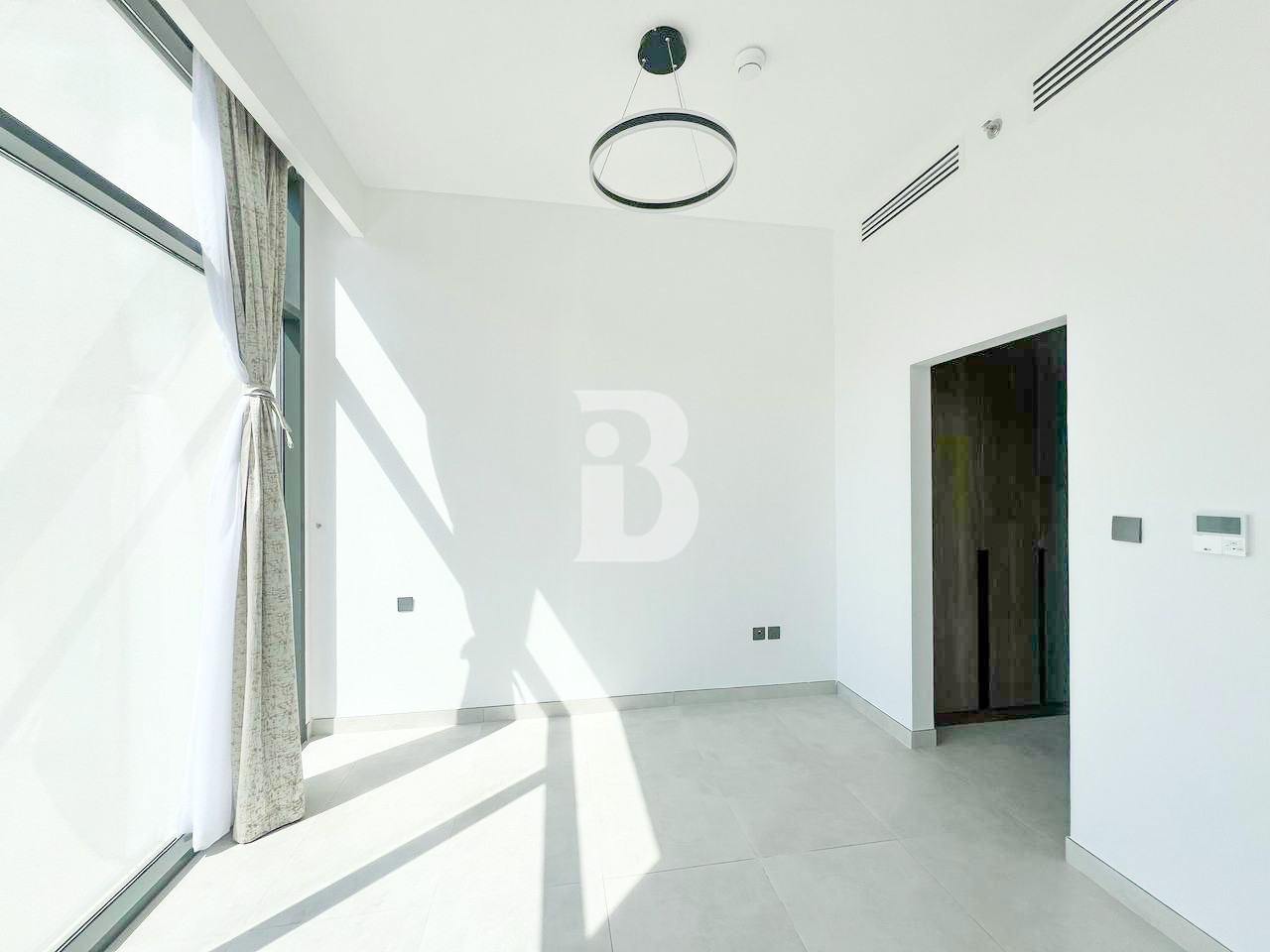SPACIOUS | LAUNDRY ROOM | AVAILABLE FROM 1ST MAY