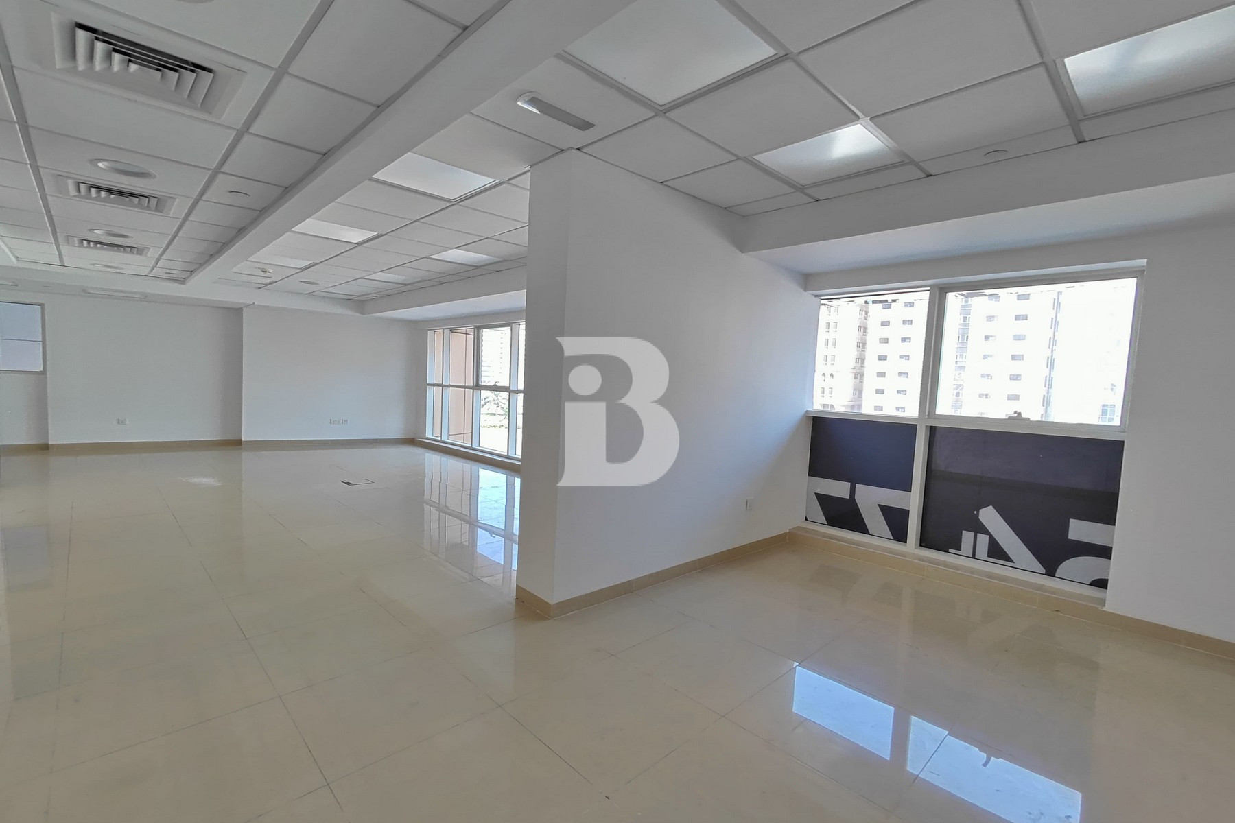 Modern | LOW-COST OFFICE BY AL WAHDA MALL