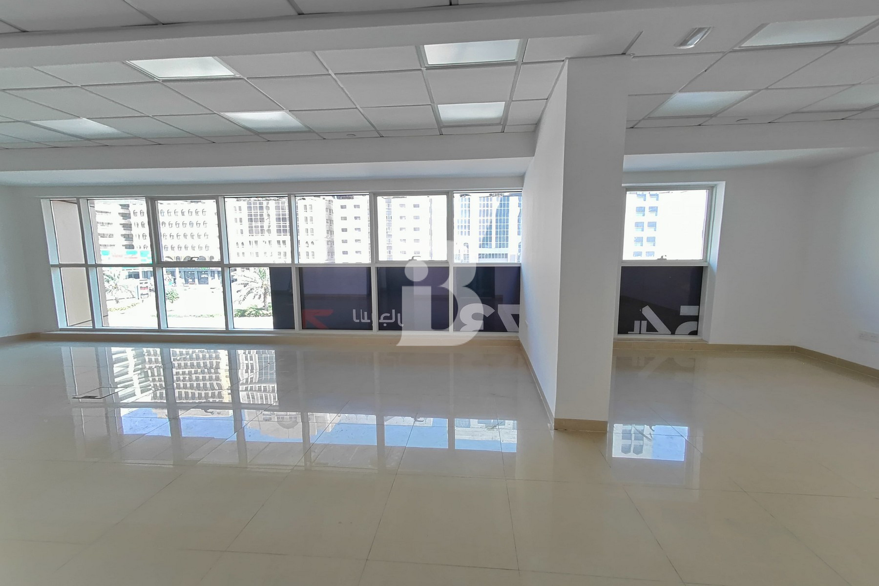 Modern | LOW-COST OFFICE BY AL WAHDA MALL