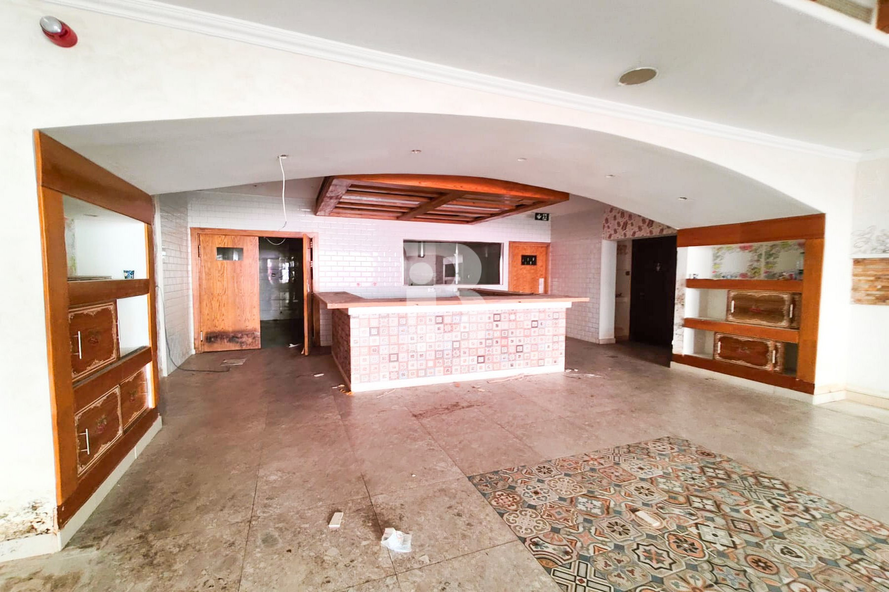 PRIVILEGED NEIGHBOURHOOD| RETAIL| RESTAURANT