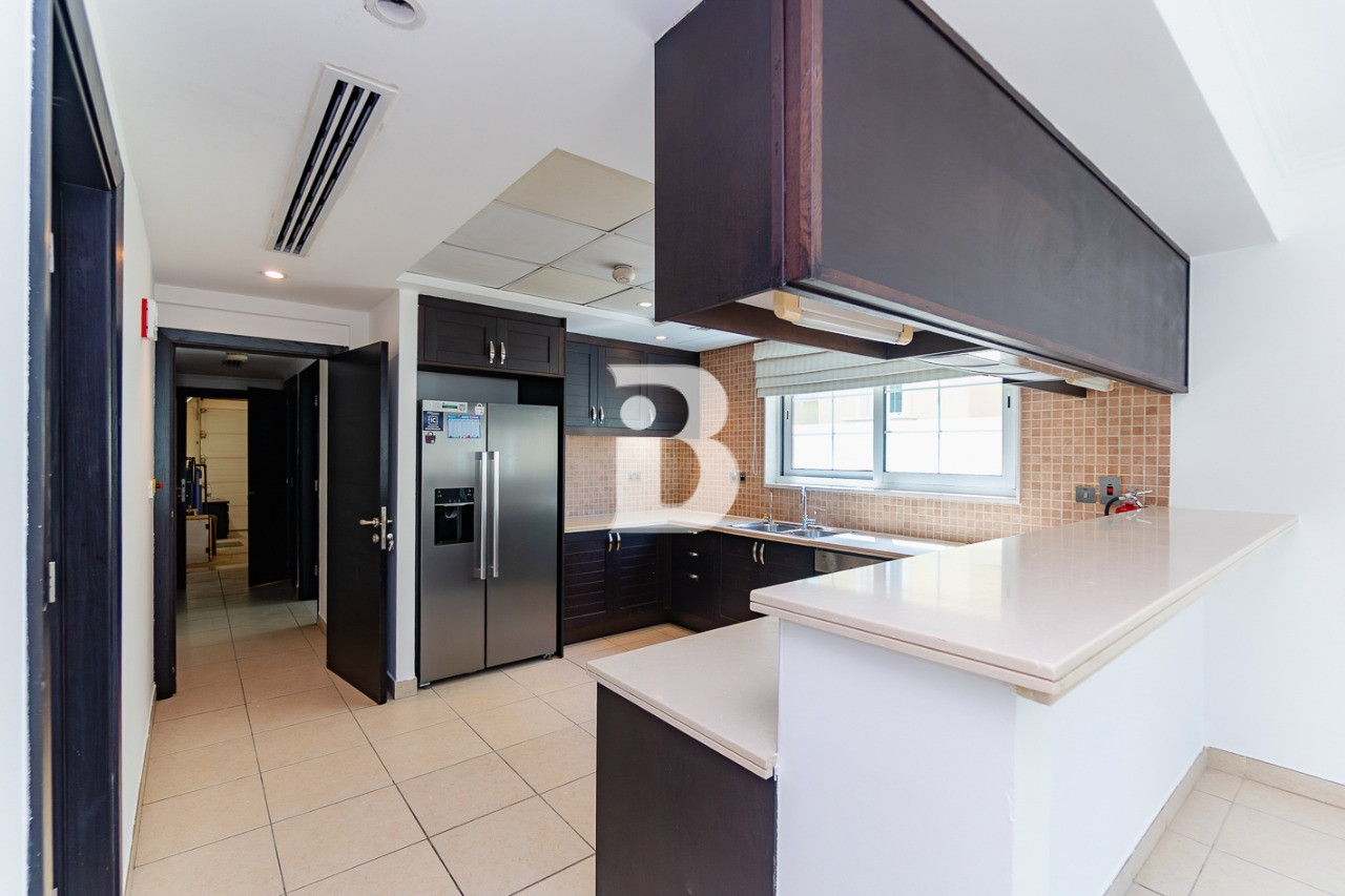 Spacious 3BR | Swimming pool | Vacant Soon