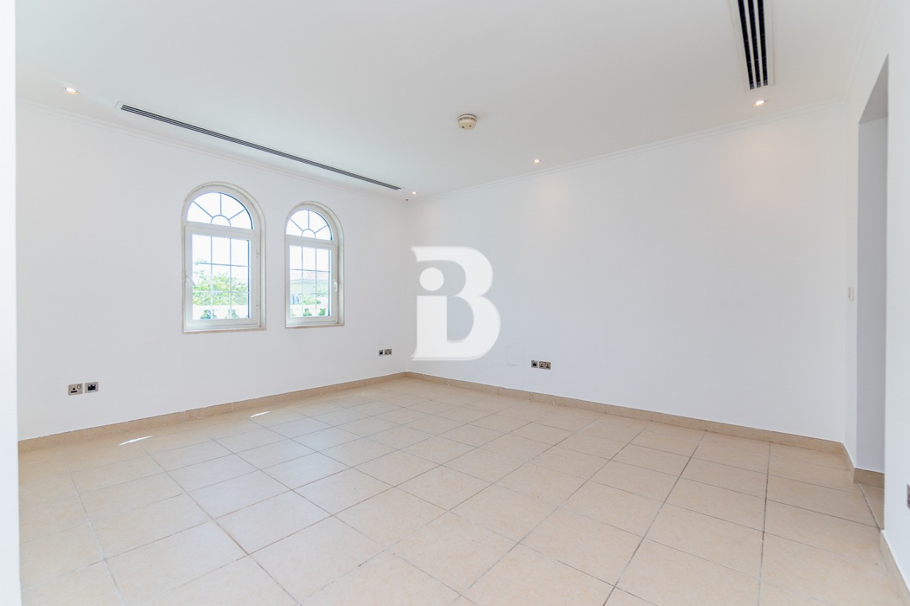 Spacious 3BR | Swimming pool | Vacant Soon