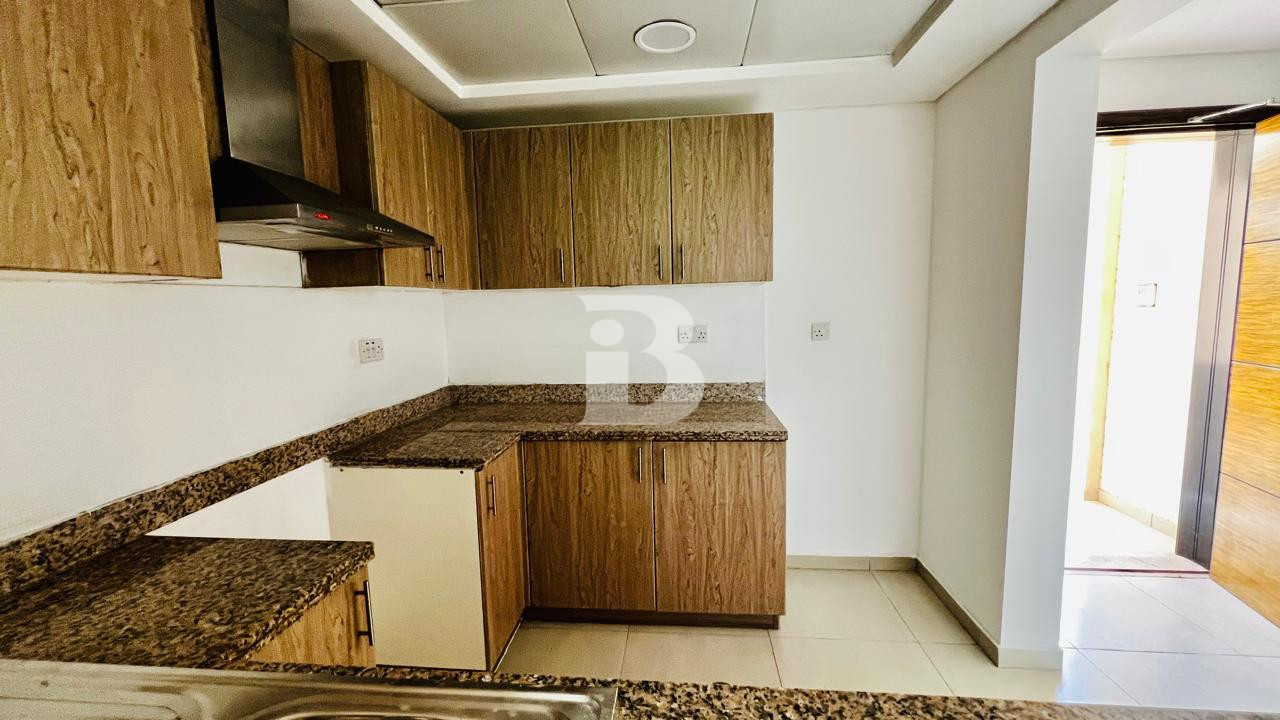 2BH TOWN HOUSE  | Spacious | Private Garden