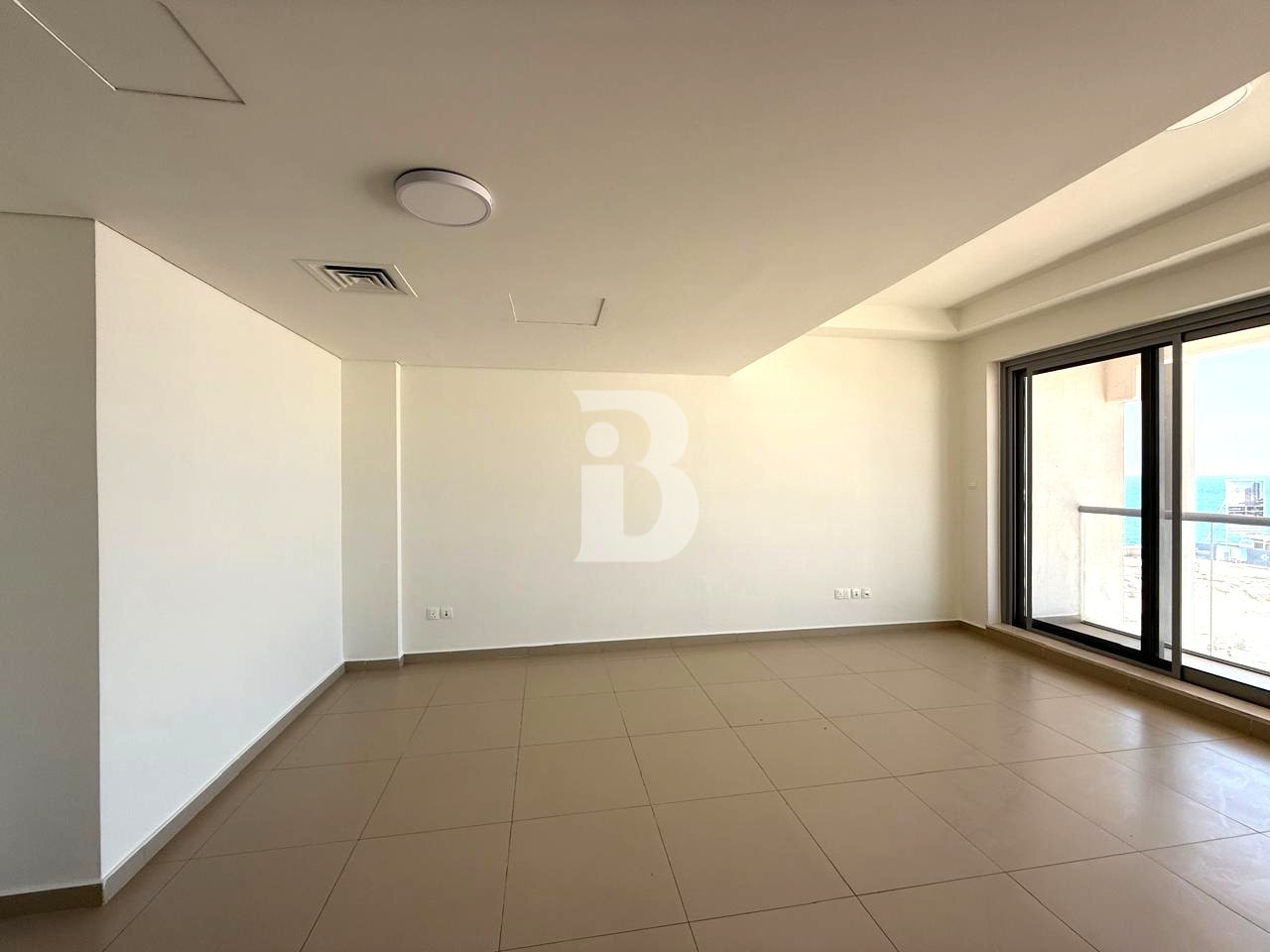 Waterfront living | Beach Access | Chiller Free