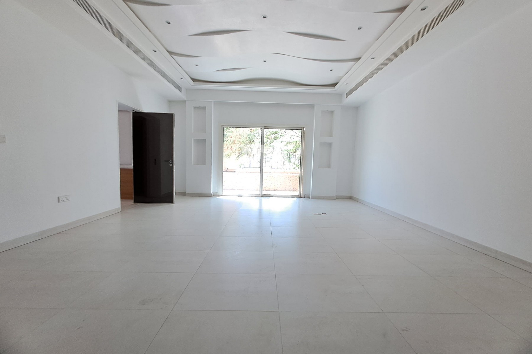 Marina View | Prime Area | Partial Sea View
