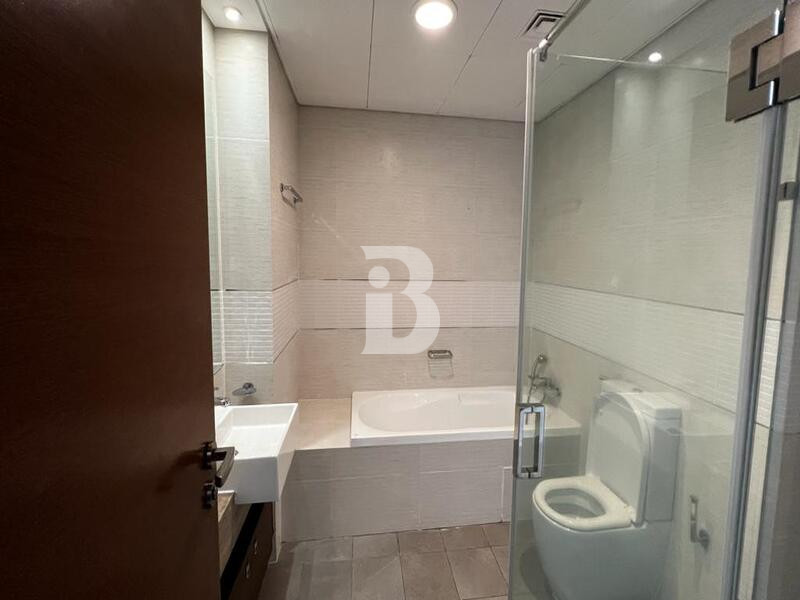 Vacant  | Luxury 1 BHK | Sea View|Spacious layout 10
